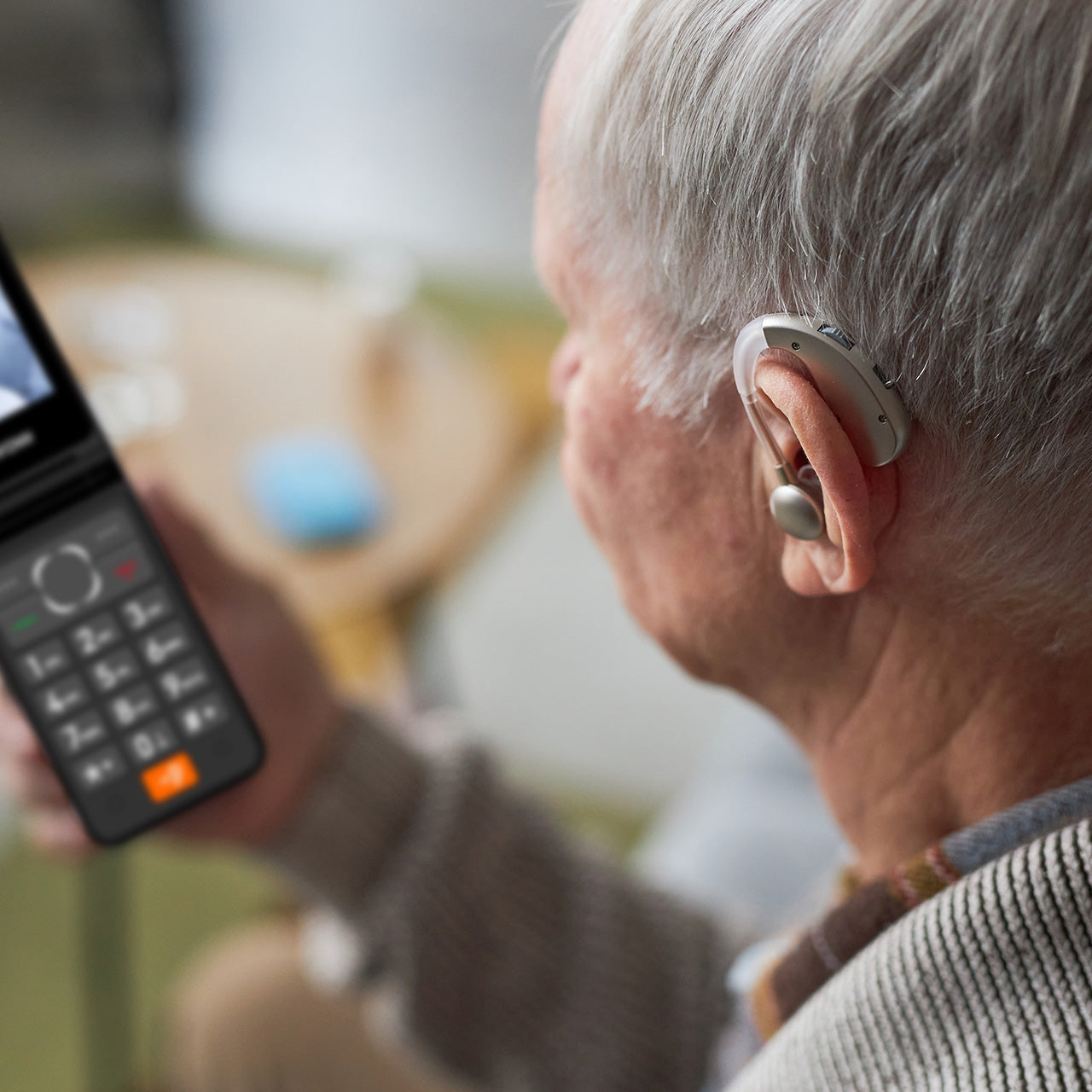 Flip Seniors Phone, 3.0 inch dubbelzijdig groot scherm 3G mobiele telefoon, grote knoppen 5900mAh lange stand-by, dual SIM, LED-zaklamp, multifunctionele schokbestendige mobiele telefoon voor ouderen Goud Flip Seniors Phone, 3.0 inch dubbelzijdig groot scherm 3G mobiele telefoon, grote knoppen 5900mAh lange stand-by, dual SIM, LED-zaklamp, multifunctionele schokbestendige mobiele telefoon voor ouderen Goud
